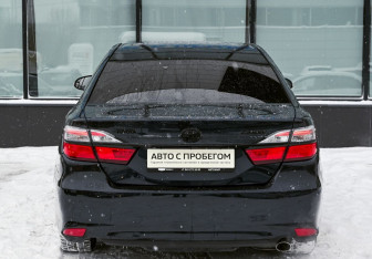 Подержанный автомобиль Toyota Camry Sedan 2012 года (4 фото)