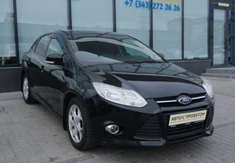 Подержанный автомобиль Ford Focus Sedan 2011 года (7 фото)