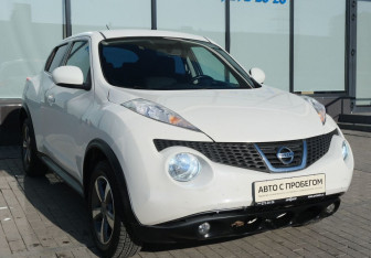 Подержанный автомобиль Nissan Juke 2012 года (7 фото)