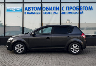 Подержанный автомобиль Kia Ceed Hatchback 2010 года (2 фото)