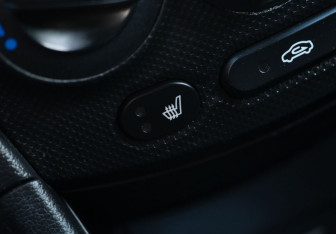 Подержанный автомобиль Hyundai Solaris Hatchback 2015 года (12 фото)