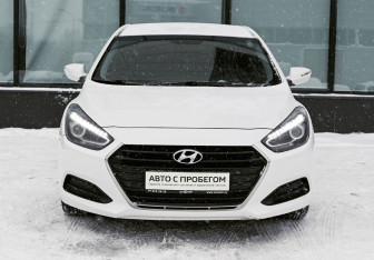 Подержанный автомобиль Hyundai i40 Sedan 2015 года (8 фото)