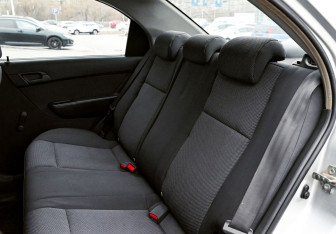 Подержанный автомобиль Chevrolet Aveo Sedan 2010 года (15 фото)