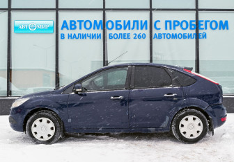 Подержанный автомобиль Ford Focus Hatchback 2010 года (2 фото)