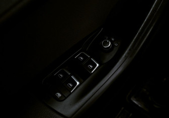 Подержанный автомобиль Audi Q3 2014 года (17 фото)