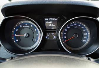 Подержанный автомобиль Hyundai i30 Hatchback 2013 года (18 фото)