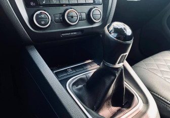 Подержанный автомобиль Volkswagen Jetta Sedan 2014 года (15 фото)