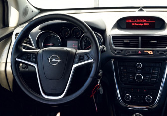 Подержанный автомобиль Opel Mokka 2013 года (18 фото)