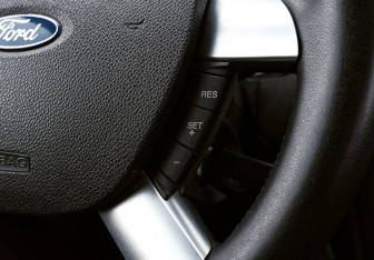 Подержанный автомобиль Ford Focus Hatchback 2006 года (14 фото)