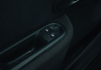 Подержанный автомобиль Renault Clio Hatchback 2008 года (13 фото)