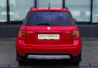 Подержанный автомобиль Suzuki SX4 Hatchback 2010 года (16 фото)