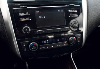 Подержанный автомобиль Nissan Teana 2014 года (12 фото)