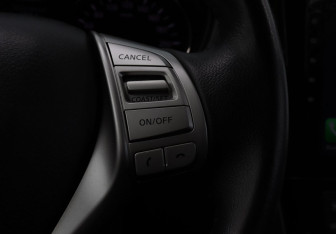 Подержанный автомобиль Nissan X-Trail 2015 года (14 фото)