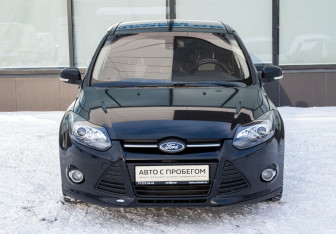 Подержанный автомобиль Ford Focus Sedan 2012 года (8 фото)