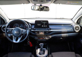 Подержанный автомобиль Kia Cerato Sedan 2019 года (12 фото)
