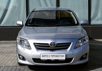 Подержанный автомобиль Toyota Corolla Sedan 2007 года (8 фото)