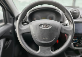 Подержанный автомобиль LADA (ВАЗ) Granta Sedan 2017 года (12 фото)