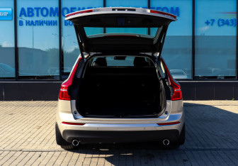 Подержанный автомобиль Volvo XC60 2018 года (21 фото)