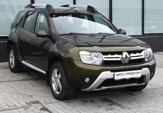 Подержанный автомобиль Renault Duster 2017 года (7 фото)