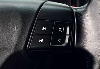 Подержанный автомобиль Volvo V50 2007 года (13 фото)