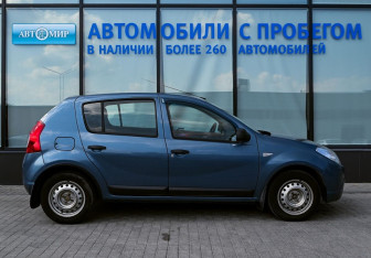 Подержанный автомобиль Renault Sandero 2012 года (6 фото)