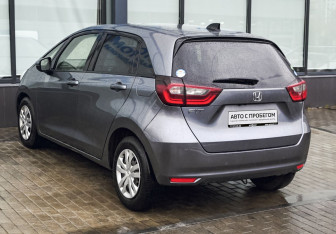 Подержанный автомобиль Honda Fit 2021 года (3 фото)
