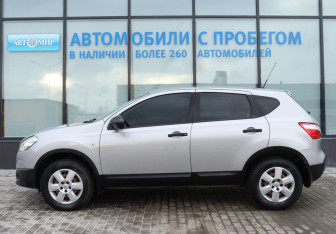 Подержанный автомобиль Nissan Qashqai 2013 года (2 фото)