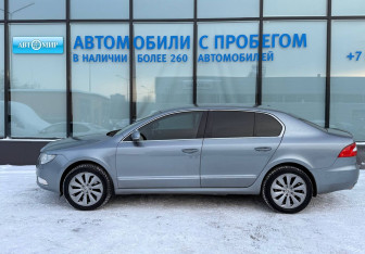 Подержанный автомобиль Skoda Superb Liftback 2012 года (2 фото)