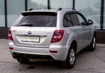 Подержанный автомобиль Lifan X60 2016 года (5 фото)