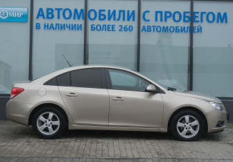 Подержанный автомобиль Chevrolet Cruze Sedan 2010 года (6 фото)