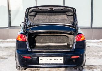 Подержанный автомобиль Mitsubishi Lancer Sedan 2008 года (20 фото)