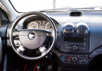 Подержанный автомобиль Chevrolet Aveo Sedan 2008 года (11 фото)