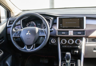 Подержанный автомобиль Mitsubishi Xpander 2022 года (17 фото)