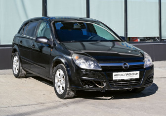 Подержанный автомобиль Opel Astra Hatchback 2005 года (7 фото)