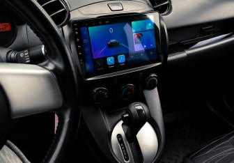 Подержанный автомобиль Mazda 2 Hatchback 2008 года (9 фото)