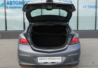 Подержанный автомобиль Opel Astra Hatchback 2007 года (17 фото)