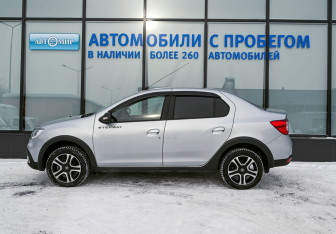 Подержанный автомобиль Renault Logan Sedan 2022 года (2 фото)