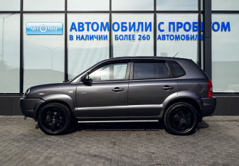 Подержанный автомобиль Hyundai Tucson 2008 года (2 фото)