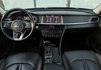 Подержанный автомобиль Kia Optima Sedan 2018 года (11 фото)