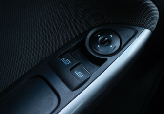 Подержанный автомобиль Ford Focus Sedan 2011 года (11 фото)