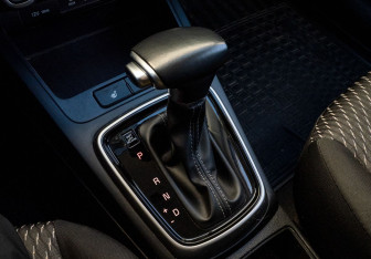 Подержанный автомобиль Kia Rio Hatchback 2018 года (17 фото)