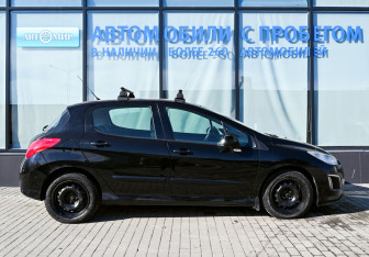 Подержанный автомобиль Peugeot 308 Hatchback 2011 года (6 фото)