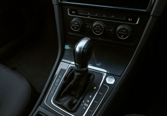 Подержанный автомобиль Volkswagen Golf Wagon 2018 года (10 фото)