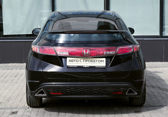 Подержанный автомобиль Honda Civic Hatchback 2008 года (4 фото)