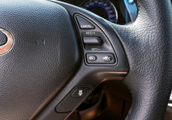 Подержанный автомобиль Infiniti EX 2011 года (12 фото)