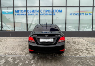 Подержанный автомобиль Hyundai Solaris Sedan 2014 года (4 фото)