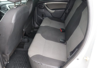 Подержанный автомобиль Renault Duster 2015 года (14 фото)