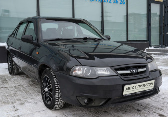 Подержанный автомобиль Daewoo Nexia Sedan 2011 года (7 фото)