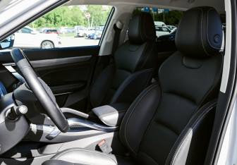 Подержанный автомобиль Geely Atlas Pro 2022 года (15 фото)