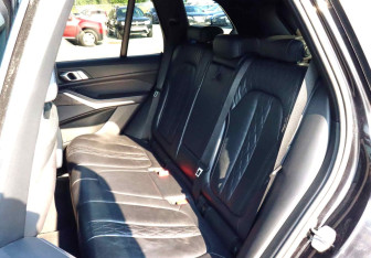 Подержанный автомобиль BMW X5 2020 года (19 фото)